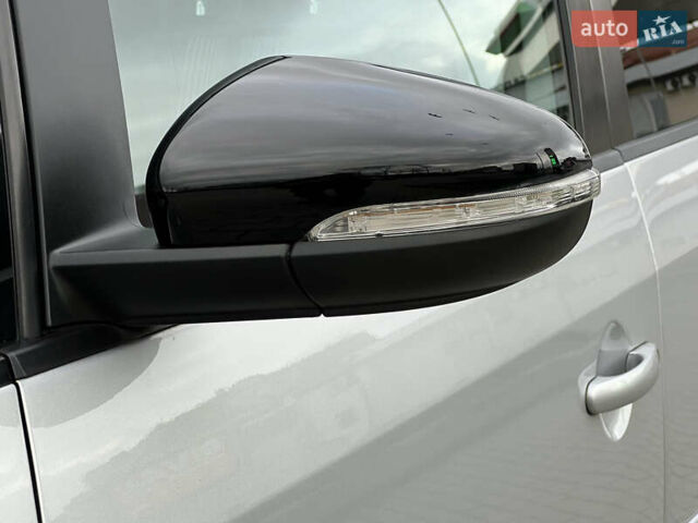 Серый Фольксваген Туран, объемом двигателя 1.97 л и пробегом 163 тыс. км за 14499 $, фото 15 на Automoto.ua