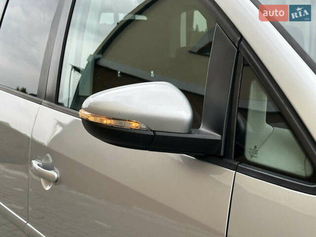 Серый Фольксваген Туран, объемом двигателя 2 л и пробегом 225 тыс. км за 10999 $, фото 14 на Automoto.ua