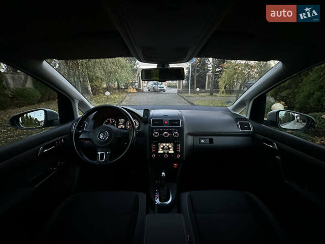 Фольксваген Туран 2013 в Сарнах на Automoto.ua Серый Фольксваген Туран, объемом двигателя 1.6 л и пробегом 249 тыс. км за 11350 $, фото 44 на Automoto.ua