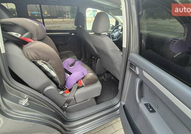 Серый Фольксваген Туран, объемом двигателя 1.6 л и пробегом 300 тыс. км за 10500 $, фото 17 на Automoto.ua