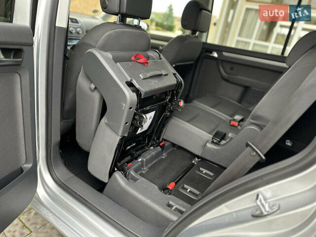 Серый Фольксваген Туран, объемом двигателя 2 л и пробегом 225 тыс. км за 10999 $, фото 145 на Automoto.ua