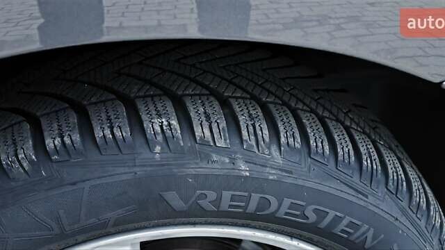 Серый Фольксваген Туран, объемом двигателя 1.4 л и пробегом 194 тыс. км за 9700 $, фото 20 на Automoto.ua