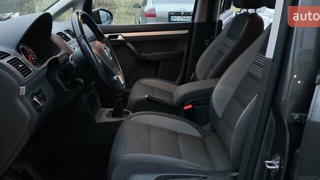 Серый Фольксваген Туран, объемом двигателя 1.4 л и пробегом 194 тыс. км за 9700 $, фото 22 на Automoto.ua