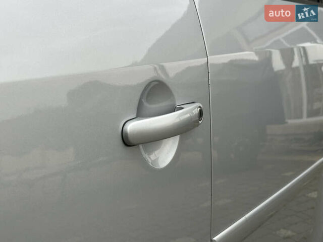 Серый Фольксваген Туран, объемом двигателя 2 л и пробегом 225 тыс. км за 10999 $, фото 40 на Automoto.ua