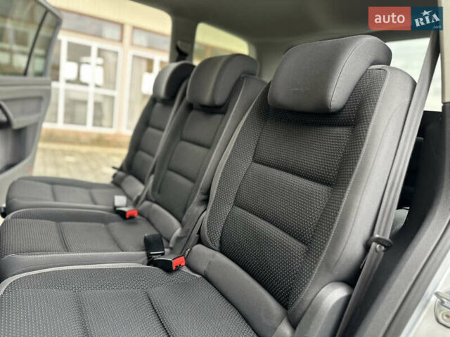 Серый Фольксваген Туран, объемом двигателя 2 л и пробегом 225 тыс. км за 10999 $, фото 138 на Automoto.ua