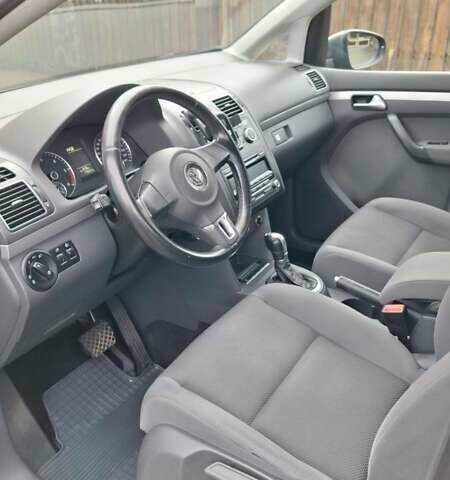 Серый Фольксваген Туран, объемом двигателя 1.97 л и пробегом 179 тыс. км за 14200 $, фото 13 на Automoto.ua