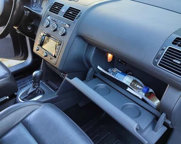 Сірий Фольксваген Туран, об'ємом двигуна 2 л та пробігом 193 тис. км за 16200 $, фото 20 на Automoto.ua