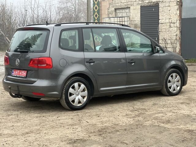 Серый Фольксваген Туран, объемом двигателя 1.6 л и пробегом 227 тыс. км за 9350 $, фото 4 на Automoto.ua