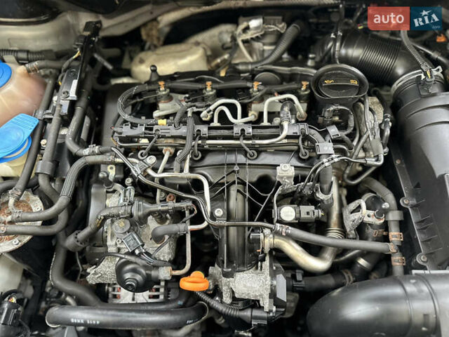 Серый Фольксваген Туран, объемом двигателя 2 л и пробегом 225 тыс. км за 10999 $, фото 148 на Automoto.ua