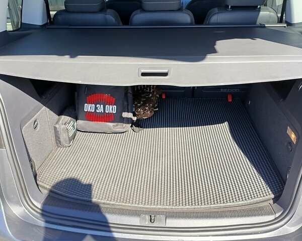 Серый Фольксваген Туран, объемом двигателя 1.6 л и пробегом 259 тыс. км за 12200 $, фото 7 на Automoto.ua