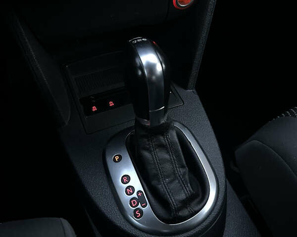 Серый Фольксваген Туран, объемом двигателя 1.6 л и пробегом 249 тыс. км за 10900 $, фото 51 на Automoto.ua