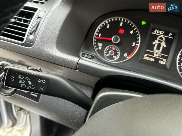Серый Фольксваген Туран, объемом двигателя 2 л и пробегом 225 тыс. км за 10999 $, фото 114 на Automoto.ua