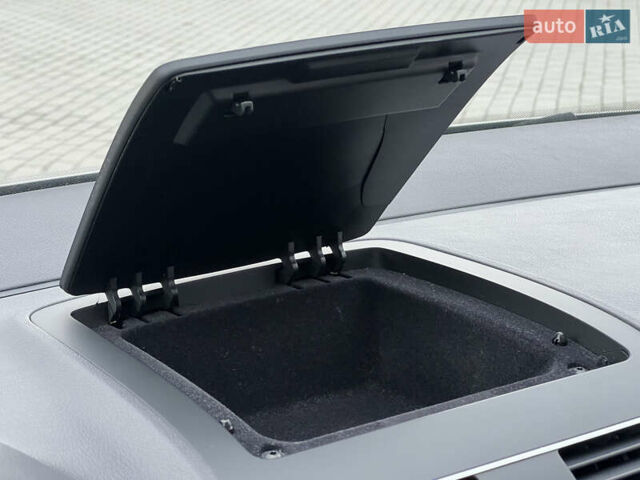 Серый Фольксваген Туран, объемом двигателя 1.97 л и пробегом 163 тыс. км за 14499 $, фото 45 на Automoto.ua