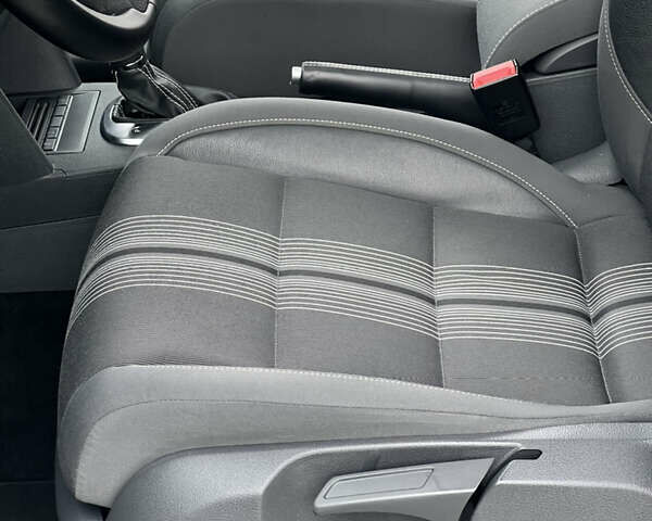 Серый Фольксваген Туран, объемом двигателя 1.97 л и пробегом 163 тыс. км за 14499 $, фото 35 на Automoto.ua