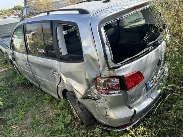 Сірий Фольксваген Туран, об'ємом двигуна 1.6 л та пробігом 145 тис. км за 3700 $, фото 14 на Automoto.ua