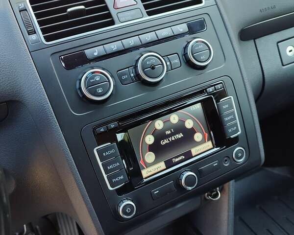 Сірий Фольксваген Туран, об'ємом двигуна 2 л та пробігом 193 тис. км за 16200 $, фото 18 на Automoto.ua