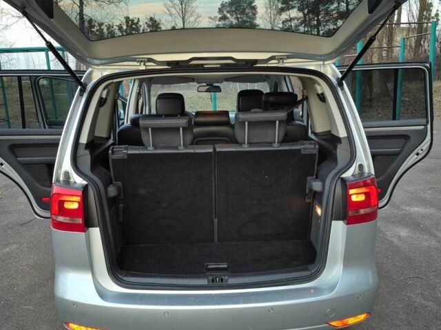 Сірий Фольксваген Туран, об'ємом двигуна 2 л та пробігом 270 тис. км за 9000 $, фото 17 на Automoto.ua