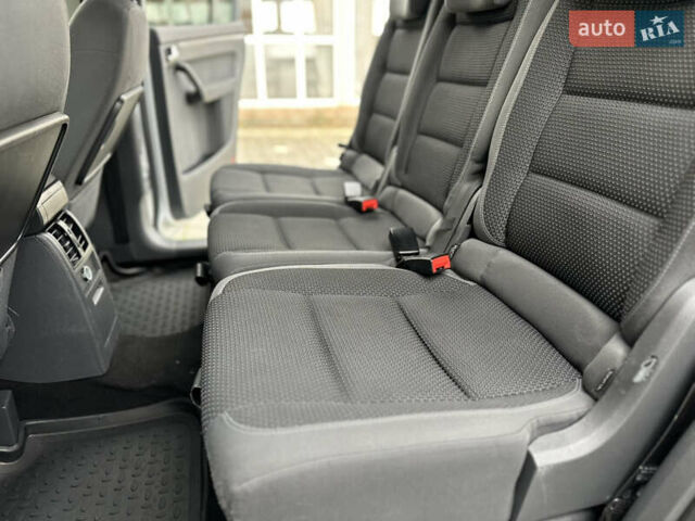 Серый Фольксваген Туран, объемом двигателя 2 л и пробегом 225 тыс. км за 10999 $, фото 137 на Automoto.ua