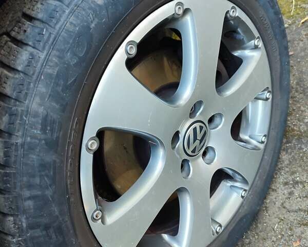 Сірий Фольксваген Туран, об'ємом двигуна 2 л та пробігом 193 тис. км за 16200 $, фото 11 на Automoto.ua