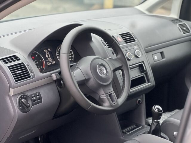 Серый Фольксваген Туран, объемом двигателя 1.6 л и пробегом 227 тыс. км за 9350 $, фото 10 на Automoto.ua