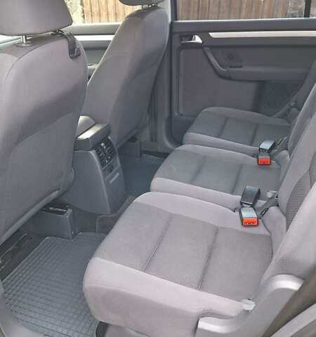 Серый Фольксваген Туран, объемом двигателя 1.97 л и пробегом 179 тыс. км за 14200 $, фото 14 на Automoto.ua