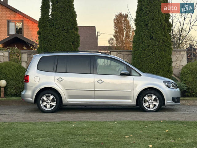 Фольксваген Туран 2013 в Сарнах на Automoto.ua Серый Фольксваген Туран, объемом двигателя 1.6 л и пробегом 249 тыс. км за 11350 $, фото 12 на Automoto.ua