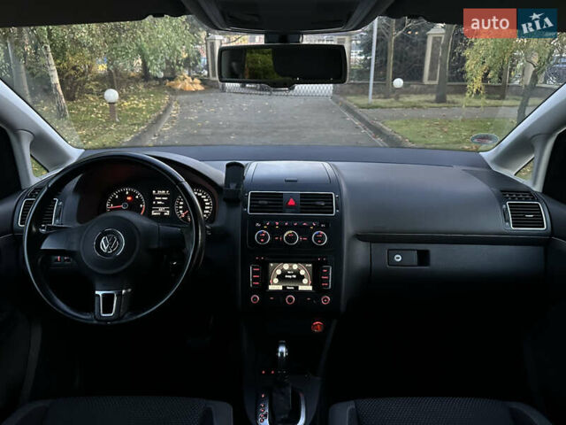 Серый Фольксваген Туран, объемом двигателя 1.6 л и пробегом 249 тыс. км за 10900 $, фото 47 на Automoto.ua