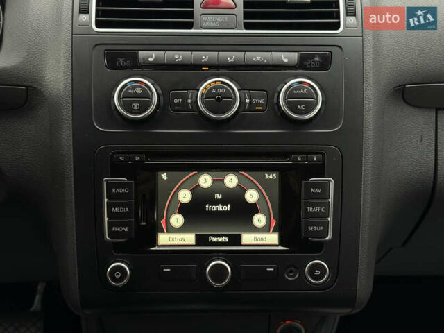 Серый Фольксваген Туран, объемом двигателя 1.6 л и пробегом 242 тыс. км за 10700 $, фото 26 на Automoto.ua