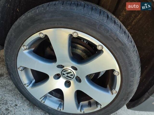 Сірий Фольксваген Туран, об'ємом двигуна 2 л та пробігом 193 тис. км за 16200 $, фото 13 на Automoto.ua