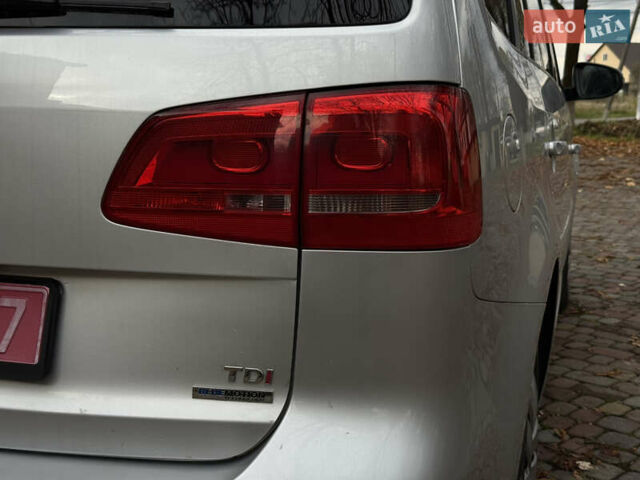 Серый Фольксваген Туран, объемом двигателя 1.6 л и пробегом 242 тыс. км за 10700 $, фото 19 на Automoto.ua