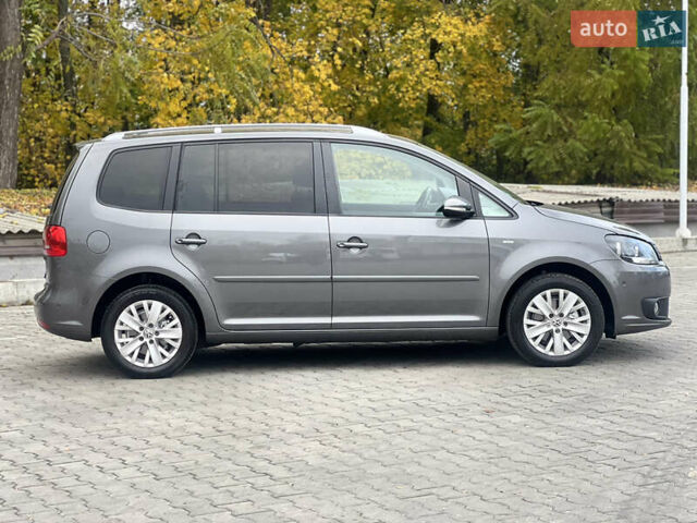 Серый Фольксваген Туран, объемом двигателя 1.6 л и пробегом 201 тыс. км за 12800 $, фото 3 на Automoto.ua