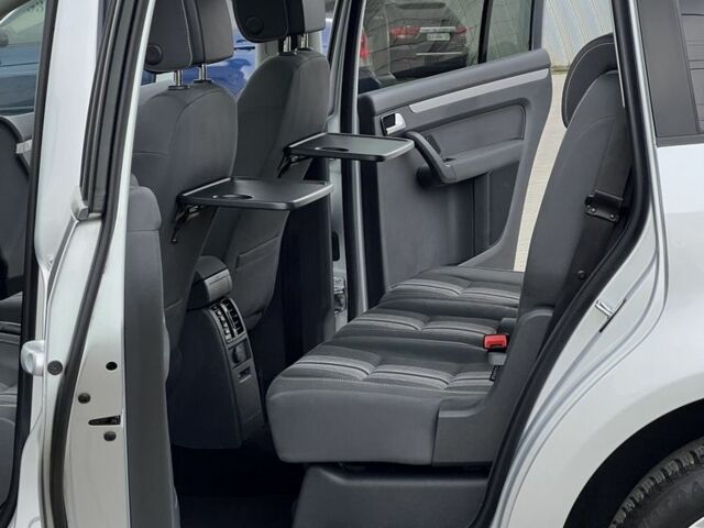 Серый Фольксваген Туран, объемом двигателя 2 л и пробегом 163 тыс. км за 14499 $, фото 7 на Automoto.ua