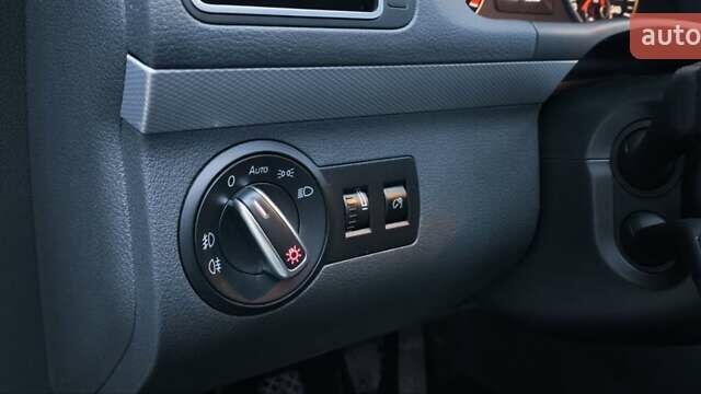 Серый Фольксваген Туран, объемом двигателя 1.4 л и пробегом 194 тыс. км за 9700 $, фото 23 на Automoto.ua