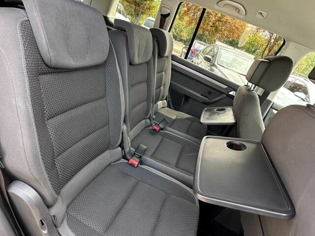 Сірий Фольксваген Туран, об'ємом двигуна 1.4 л та пробігом 213 тис. км за 9400 $, фото 13 на Automoto.ua