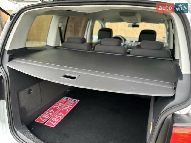 Серый Фольксваген Туран, объемом двигателя 2 л и пробегом 225 тыс. км за 10999 $, фото 142 на Automoto.ua