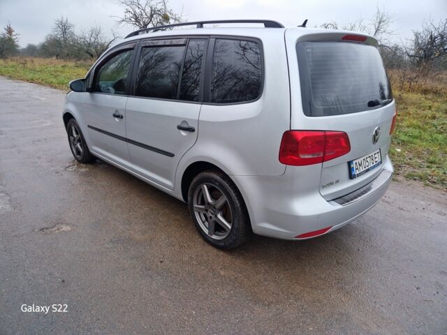 Серый Фольксваген Туран, объемом двигателя 1.6 л и пробегом 220 тыс. км за 6950 $, фото 3 на Automoto.ua