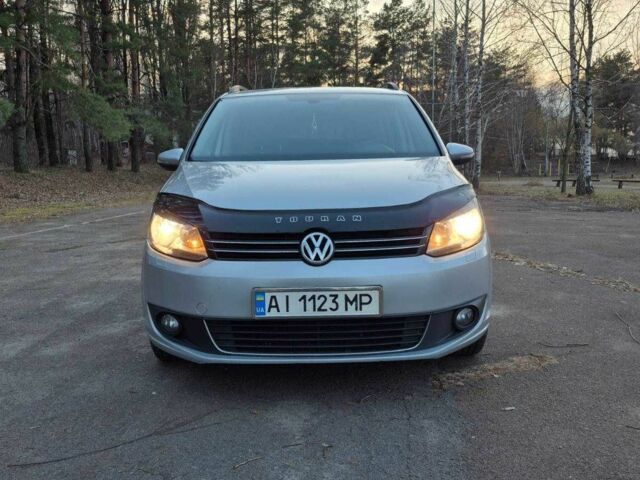 Сірий Фольксваген Туран, об'ємом двигуна 2 л та пробігом 270 тис. км за 9000 $, фото 1 на Automoto.ua