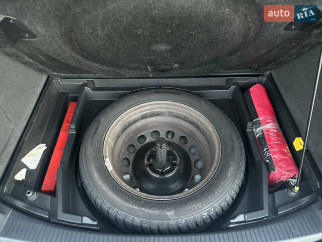 Фольксваген Туран 2013 в Сарнах на Automoto.ua Серый Фольксваген Туран, объемом двигателя 1.6 л и пробегом 249 тыс. км за 11350 $, фото 29 на Automoto.ua