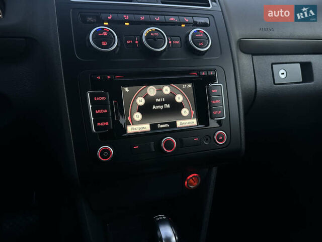 Серый Фольксваген Туран, объемом двигателя 1.6 л и пробегом 249 тыс. км за 10900 $, фото 49 на Automoto.ua