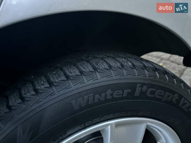 Фольксваген Туран 2013 в Сарнах на Automoto.ua Серый Фольксваген Туран, объемом двигателя 1.6 л и пробегом 249 тыс. км за 11350 $, фото 27 на Automoto.ua