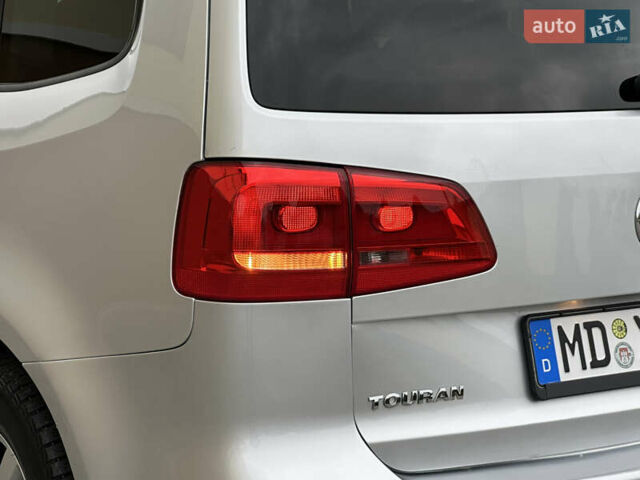 Серый Фольксваген Туран, объемом двигателя 2 л и пробегом 225 тыс. км за 10999 $, фото 76 на Automoto.ua