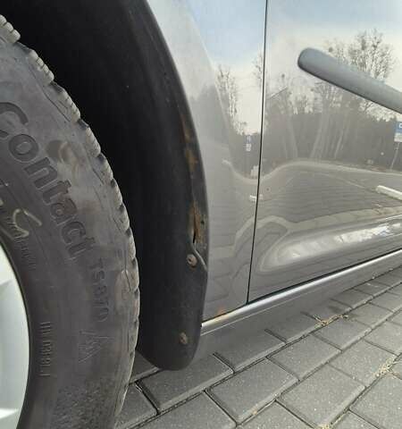 Серый Фольксваген Туран, объемом двигателя 1.6 л и пробегом 300 тыс. км за 10500 $, фото 23 на Automoto.ua