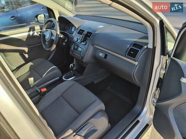 Серый Фольксваген Туран, объемом двигателя 1.6 л и пробегом 193 тыс. км за 11499 $, фото 13 на Automoto.ua