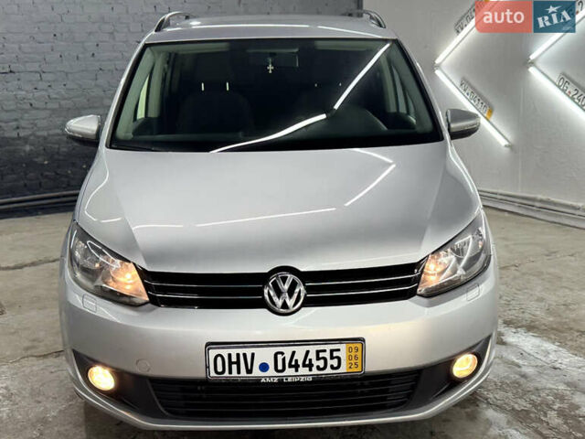 Серый Фольксваген Туран, объемом двигателя 0 л и пробегом 256 тыс. км за 11190 $, фото 2 на Automoto.ua