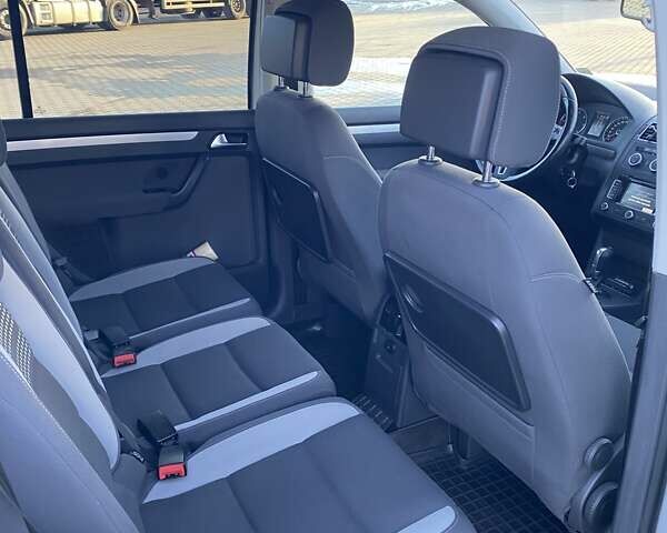 Серый Фольксваген Туран, объемом двигателя 1.6 л и пробегом 258 тыс. км за 10900 $, фото 16 на Automoto.ua