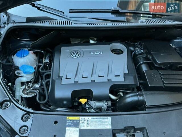 Сірий Фольксваген Туран, об'ємом двигуна 1.6 л та пробігом 252 тис. км за 10900 $, фото 23 на Automoto.ua