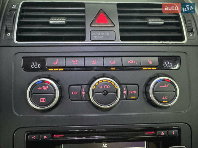 Серый Фольксваген Туран, объемом двигателя 0 л и пробегом 256 тыс. км за 11190 $, фото 30 на Automoto.ua