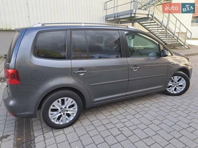 Серый Фольксваген Туран, объемом двигателя 1.6 л и пробегом 238 тыс. км за 14450 $, фото 38 на Automoto.ua