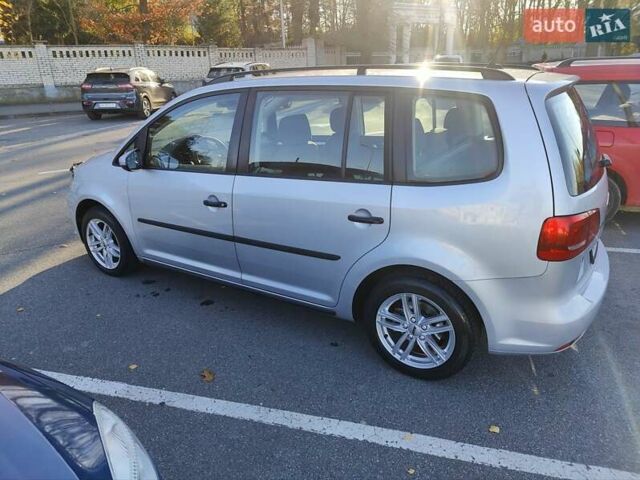 Серый Фольксваген Туран, объемом двигателя 1.6 л и пробегом 193 тыс. км за 11499 $, фото 5 на Automoto.ua