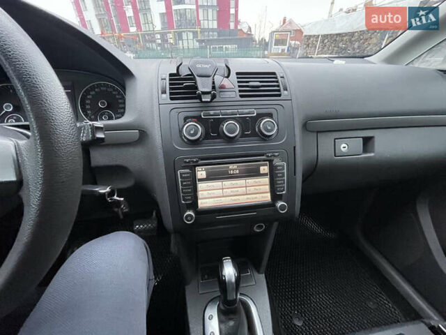 Серый Фольксваген Туран, объемом двигателя 2 л и пробегом 171 тыс. км за 10900 $, фото 19 на Automoto.ua